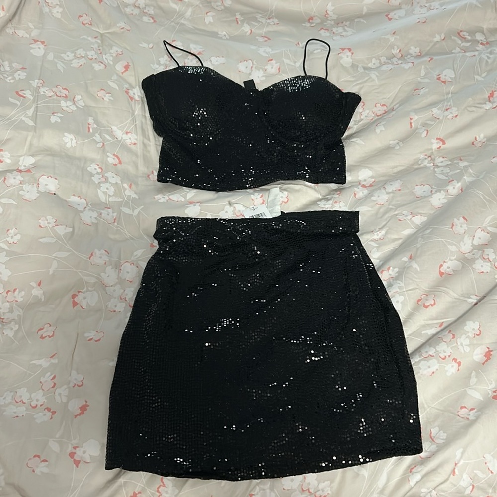 Windsor 2 Piece Top and Skirt Sett